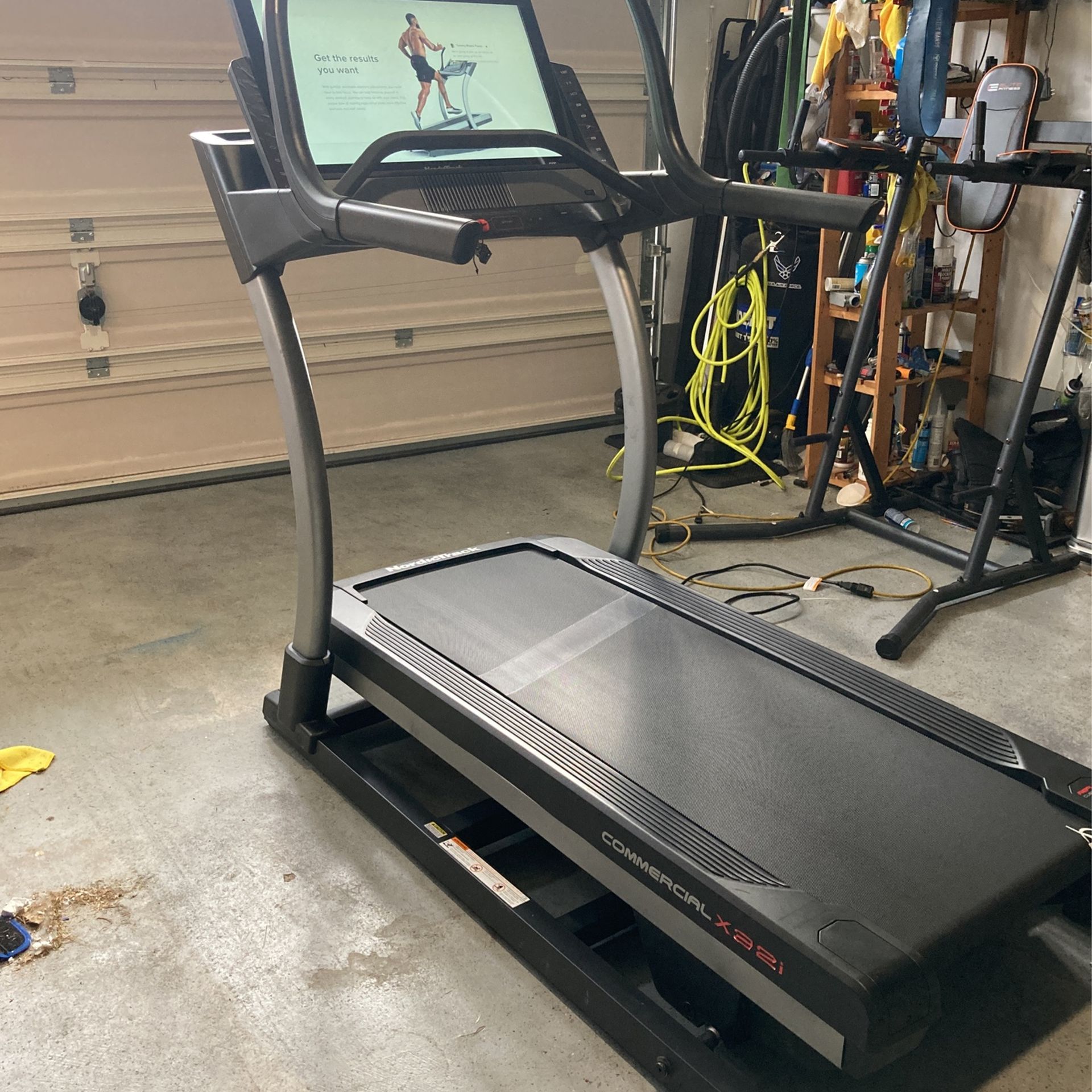 Nordictrack Commercial X32i Treadmill / Incline Trainer New for Sale in