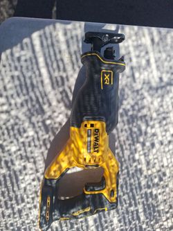 Reciprocating Saw Dewalt 20v ( tool only)