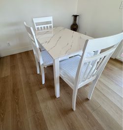 Beautiful food  dinning table with chairs