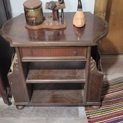 Vintage Smoke / Magizine Table