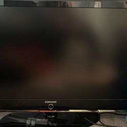 30 & 43 Inch Samsung TV