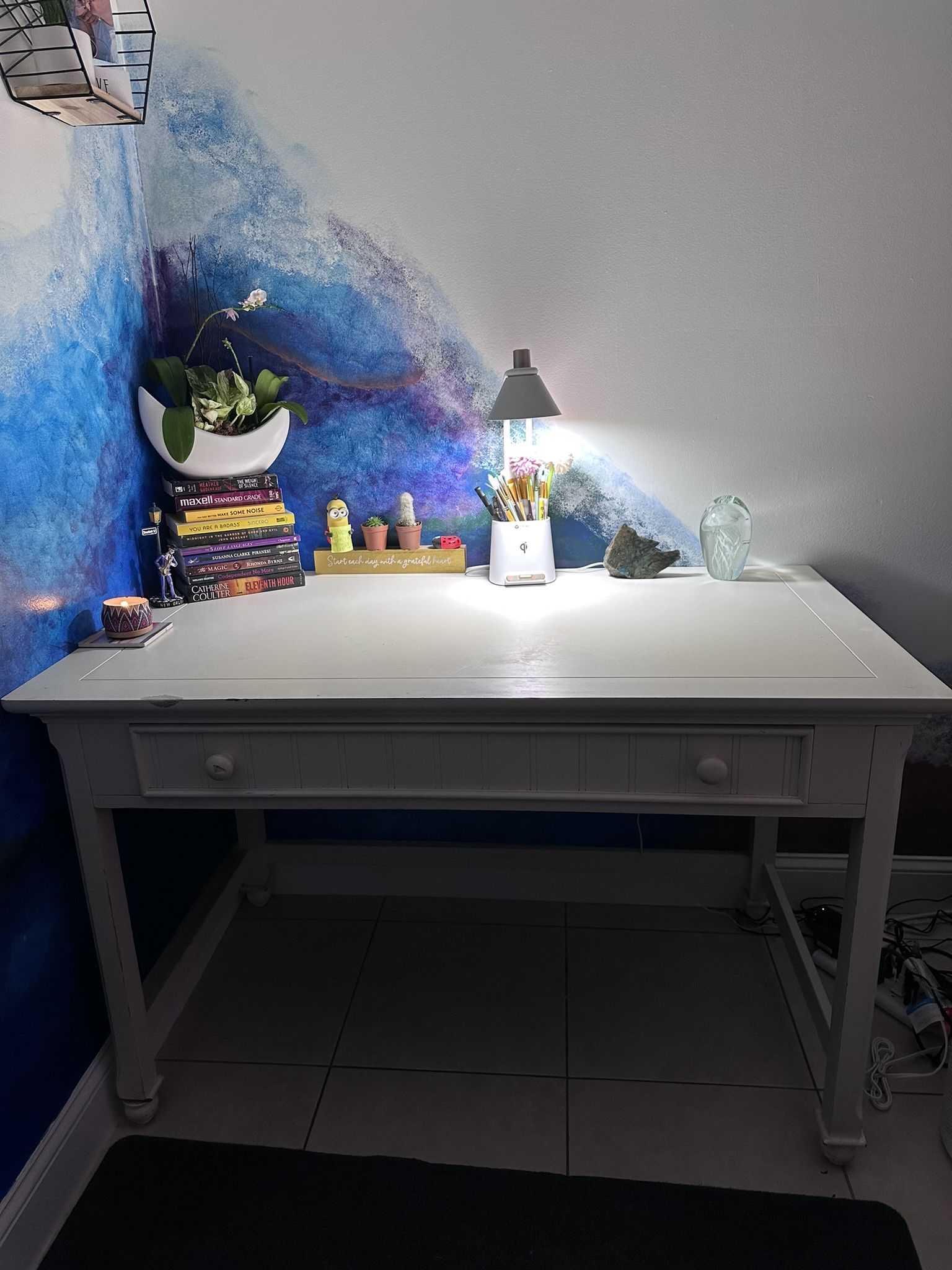 Solid Wood Desk - Shabby Chic White