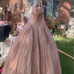 15 Años Dress Rose Gold Very Beautiful