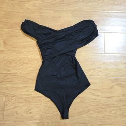 NWOT Abercrombie and Fitch Black Off the shoulder bodysuit Size Small