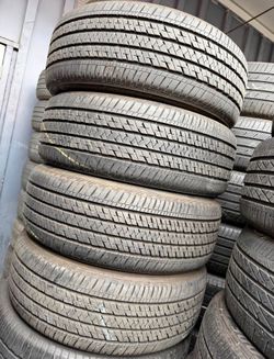 215/55/17Bridgestone Selling a set of 4 tires in excellent condition 🫡