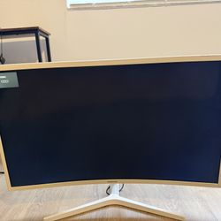 32-inch Full HD curved LED monitor 