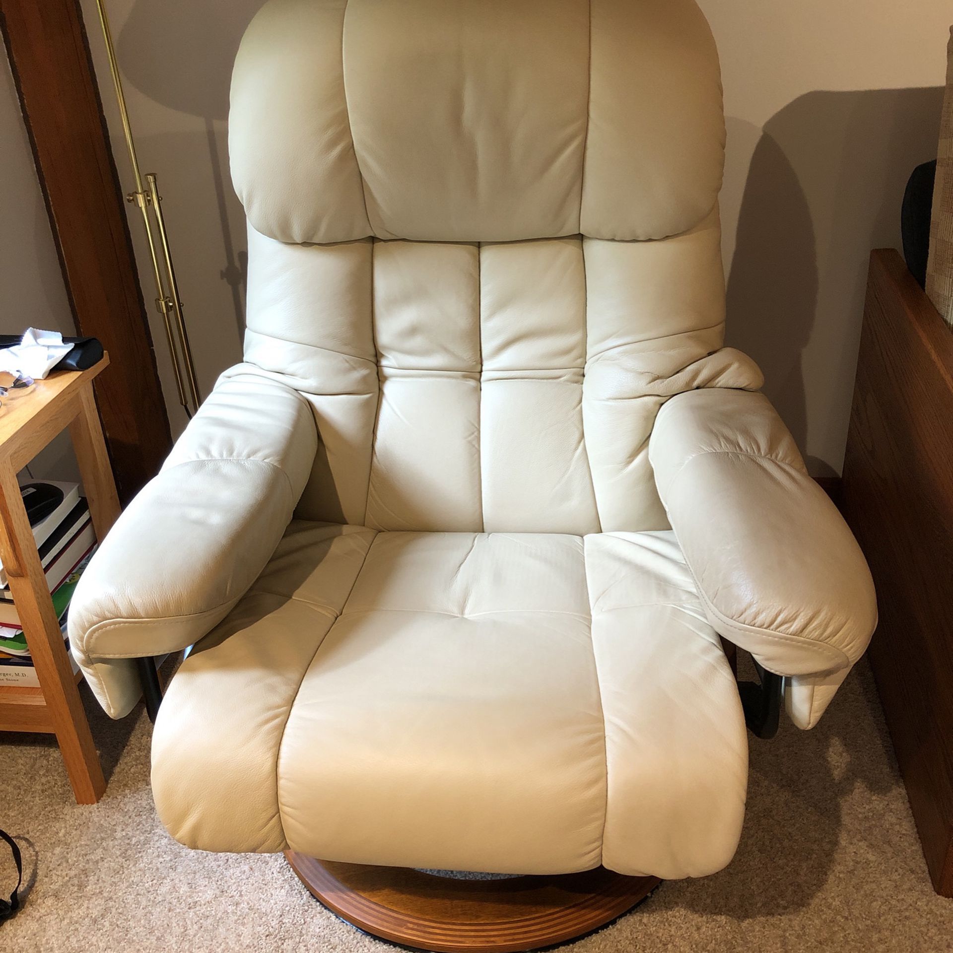 Swivel recliner, Real Leather!