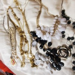 Vintage Necklace Lot - 12 Items