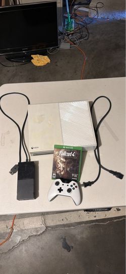 Xbox One White Console Bundle with Controller