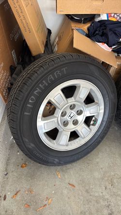 Tires Honda with rims
