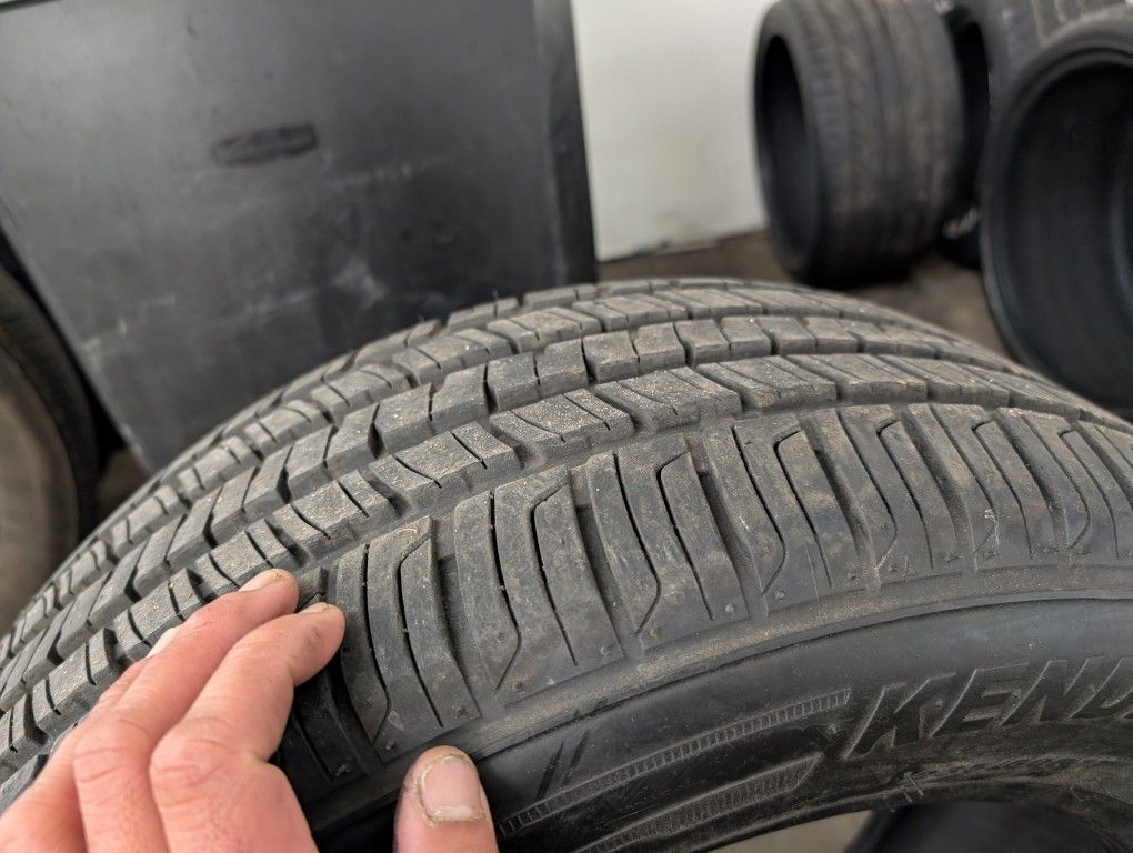 Kenda Tire 235 / 60 R17