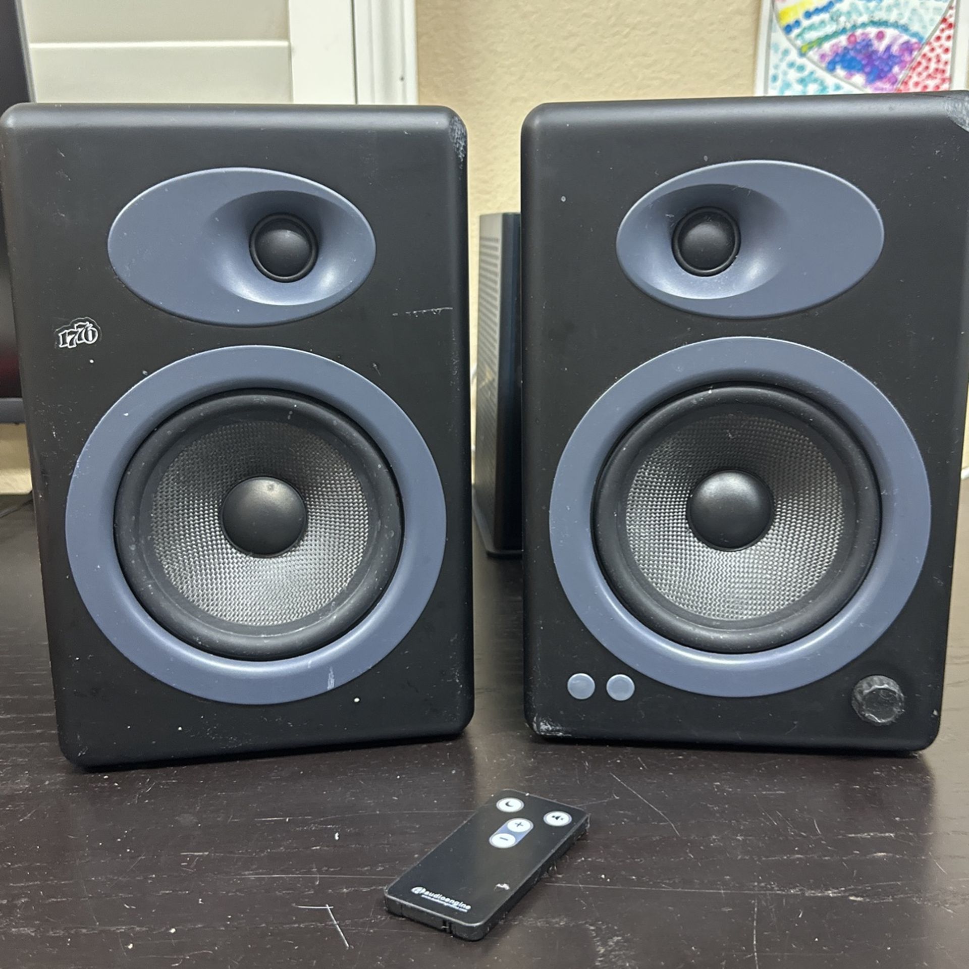 2 Set Of Computer Speakers audioengine With Remote Control 