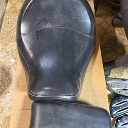 Harley mustang style 2 up seat
