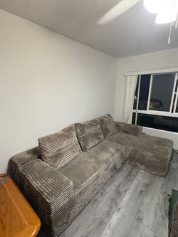 LIKE NEW Couch L-Shape Sectional Gray