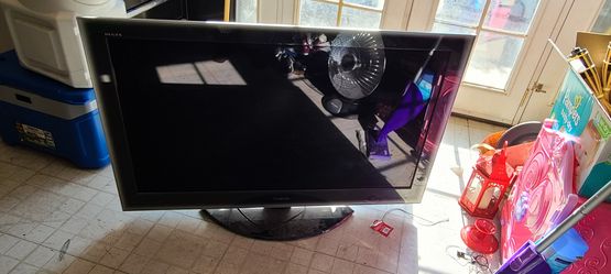 47" TV