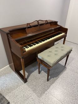 1947 Wurlitzer piano - delivery available
