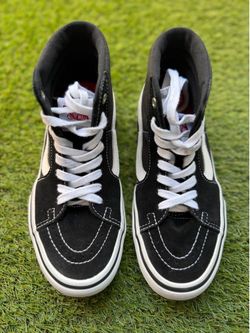 Vans Sk8-Hi Pro Black/White - Women’s 7.5 / Men’s 6.0 (Lightly Worn)