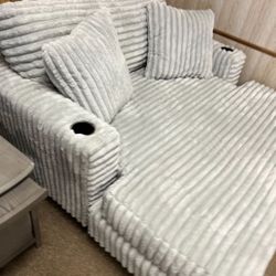 Cozy Stylish Chaise Lounger 