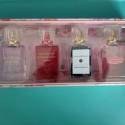 Catherine Malandrino Set Of 4 New
