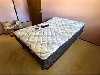Serta Mattress 1st PLM 21 mattress with adjustable base