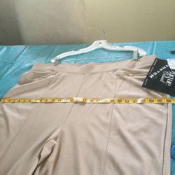 Women’s Size 22 To 28 Pants 