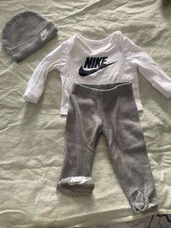 Baby boy used Nike sets; size 3m