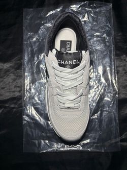 Low-Top Sneaker White and Black