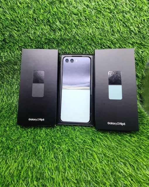 Samsung Galaxy Z Flip 5 256GB Unlocked
