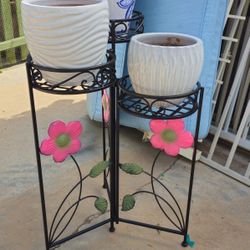 **Beatiful 3 Tier Plant Stand W 3 Pots**
