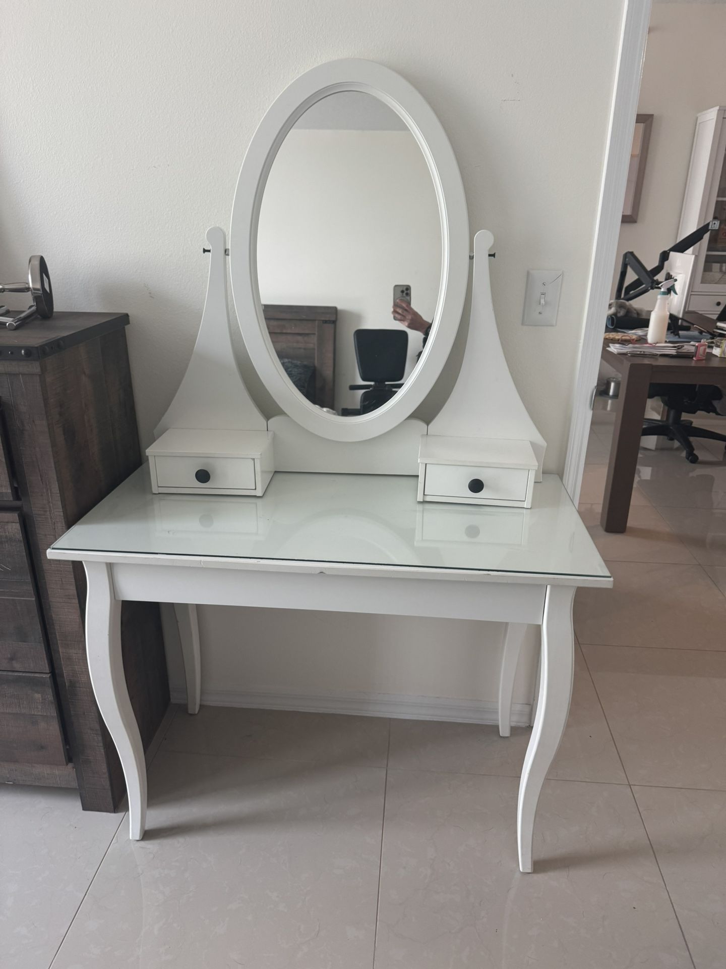 White Vanity Table With Mirror And Glass Top