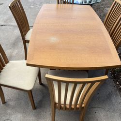 Dinning Table. Solid Wood