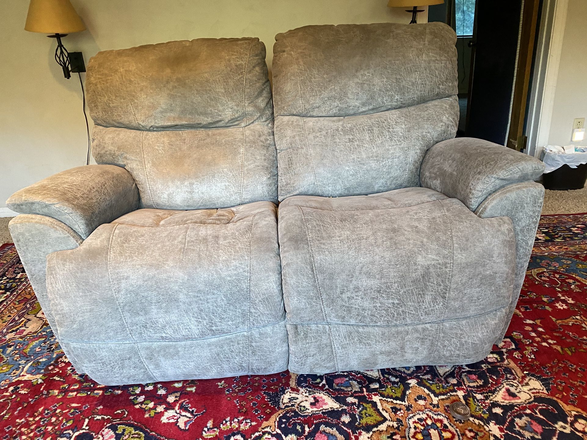 La-Z-Boy Reclining Loveseat