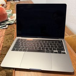MacBook Pro 13 inch, M1 - 2020