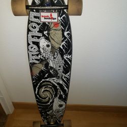 White center stripe lights up when sun hits it

Lowballers ignored

Fast, corners very well for a longboard, & ultra smooth

Exc Overall Cond