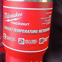 Milwaukee Tumbler Cup HOT/COLD!