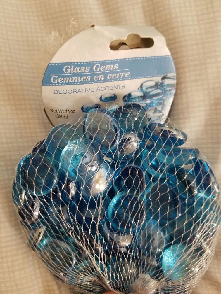 Glass decorative rocks
