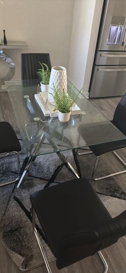 Kitchen table