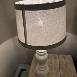 Cute Farmhouse Table Lamp