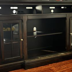 Living Room Mantle Practically New Moving Sale