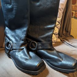 Like New Pristine Classic Frye Leather Boots, 10
