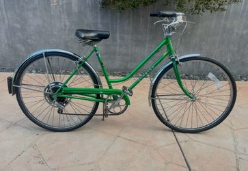 1977 Schwinn 5 speed bicycle