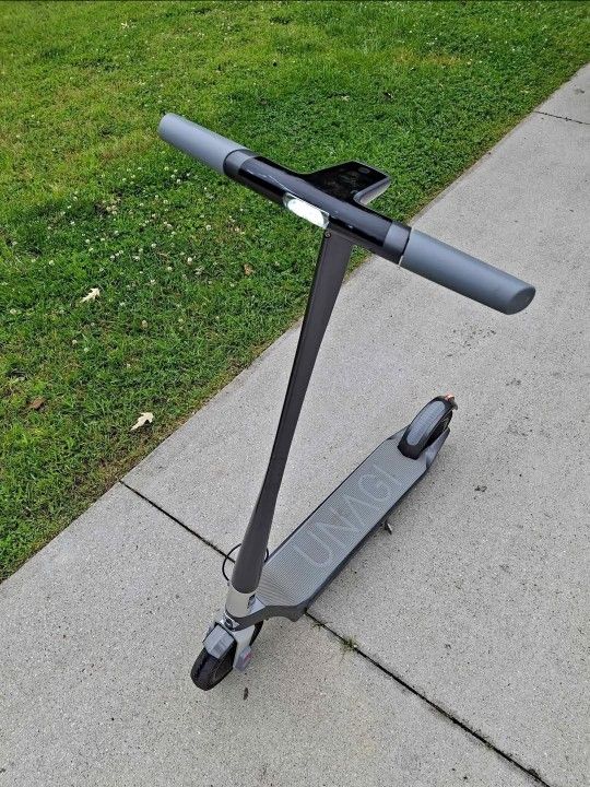 Electric Scooter Unagi