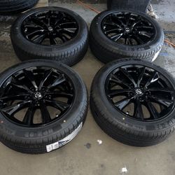 17” Rim&tires Nissan Gloss Black , Firm Price,,,,