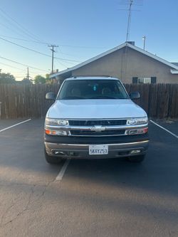 2004 White Chevrolet Tahoe
