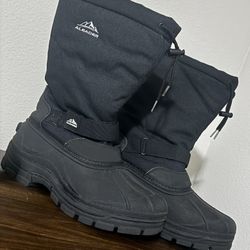 Black Snow Boots 