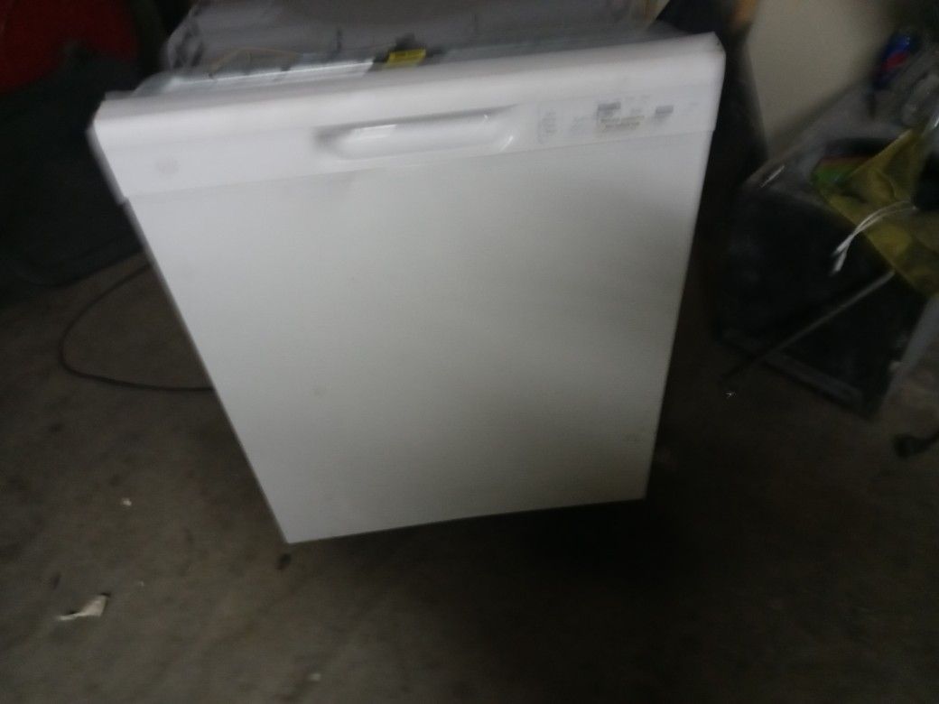 GE 24in Dishwasher