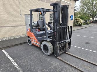 Toyota Forklift 5,000lbs (8FGU25)