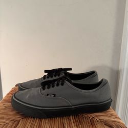 Men’s Vans Gray Canvas Low-Top Sneakers with Black Accents 9.5
