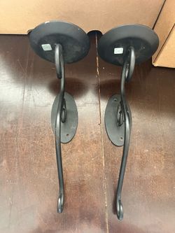 Hanging wall sconces