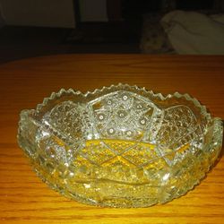 Nice Saw Tooth Serving Dish 8×6 Oblong